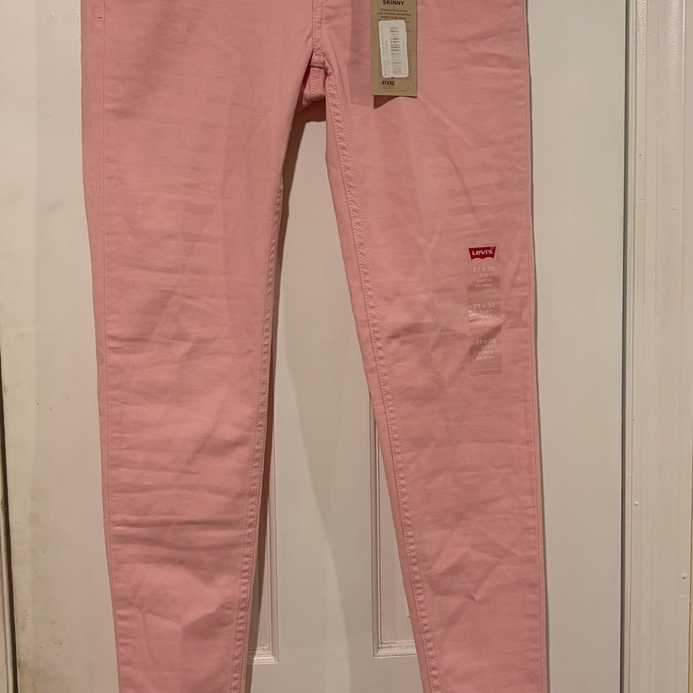 NWT Levi’s Soft Pink Denim Jeans